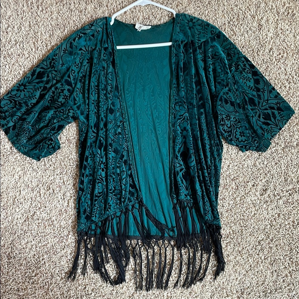La Hearts Green and Black Fringe Shrug